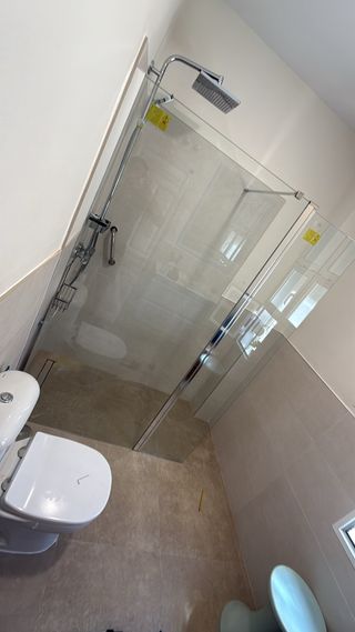 montaje de mamparas,wc,muebles...