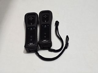 2 controller Wii neri originali con Motion con cover
