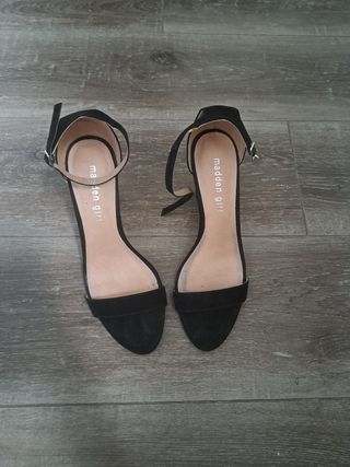 Sandalia tacón negra