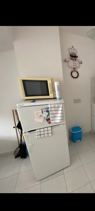 Nevera blanca con congelador