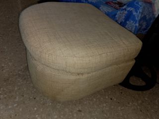 Sofá tapizado beige