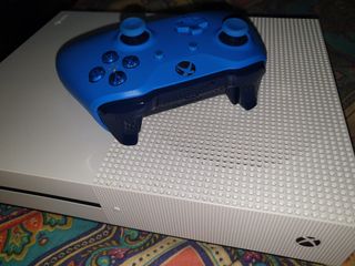 Xbox One S 1TB Blanca con Mando Azul