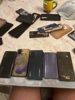 5 telefoni per pezzi di ricambio tutti 50 euro