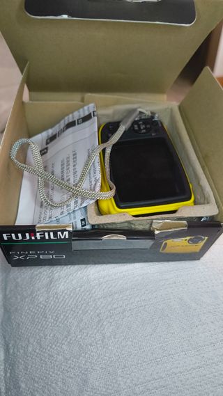 Cámara Fujifilm XP Acuática Amarilla