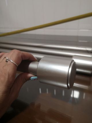 Barra extensible para cortinas de metal