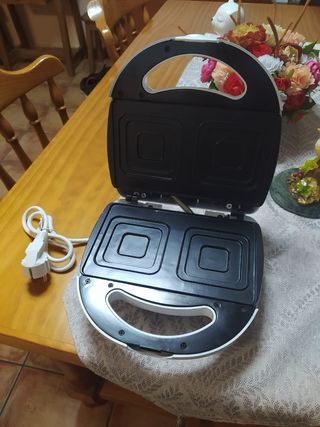 Sandwichera SOGO SS-90 700W