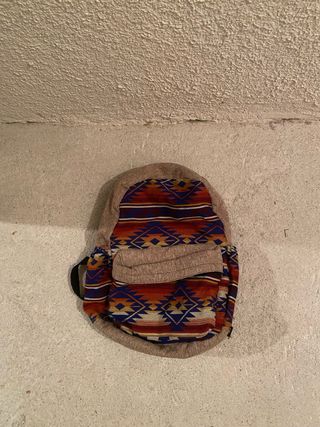 Mochila con estampado étnico