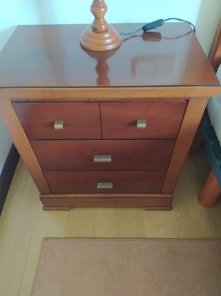 Mesitas de noche y cabecero de madera