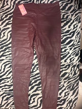 Leggings rojos efecto piel