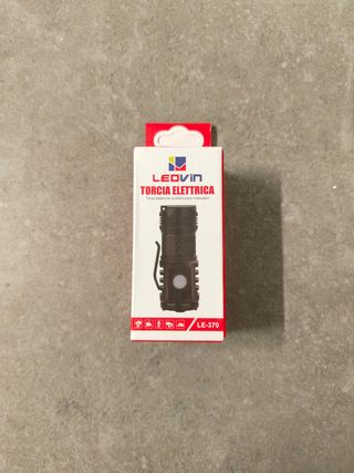 Torcia LED ricaricabile USB