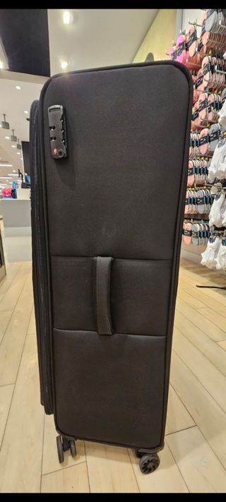 Maleta Negra Gran Capacidad

MEDIDAS 85X28X55