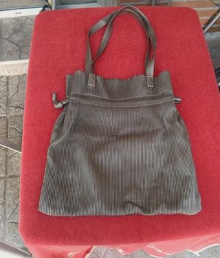 Bolso de hombro gris