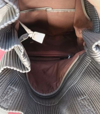 Bolso de hombro gris