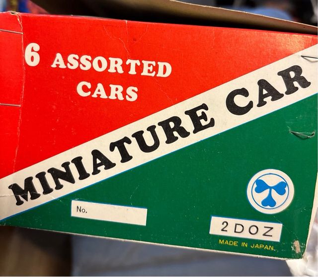 Caja 24 blisters coches hojalata años 60-70 Japón
