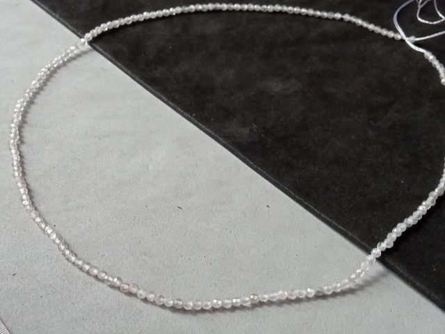 Piedras Naturales, Cuentas de Zirconio Natural