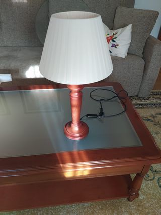 Lámpara de mesa de madera