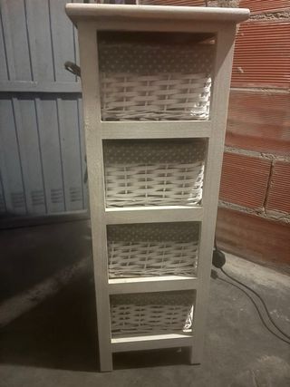 Mesita Auxiliar con 4 Cestas.