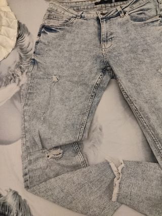 Jeans ragazzo strappati