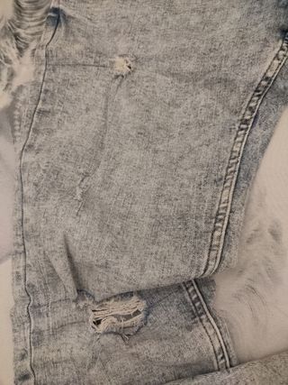 Jeans ragazzo strappati