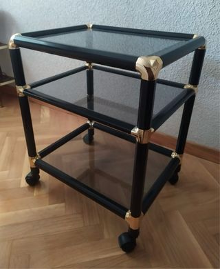 Mesa auxiliar de cristal con ruedas