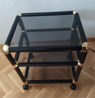 Mesa auxiliar de cristal con ruedas