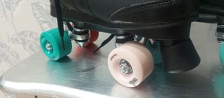 Patines 4 ruedas talla 38 + protecciones