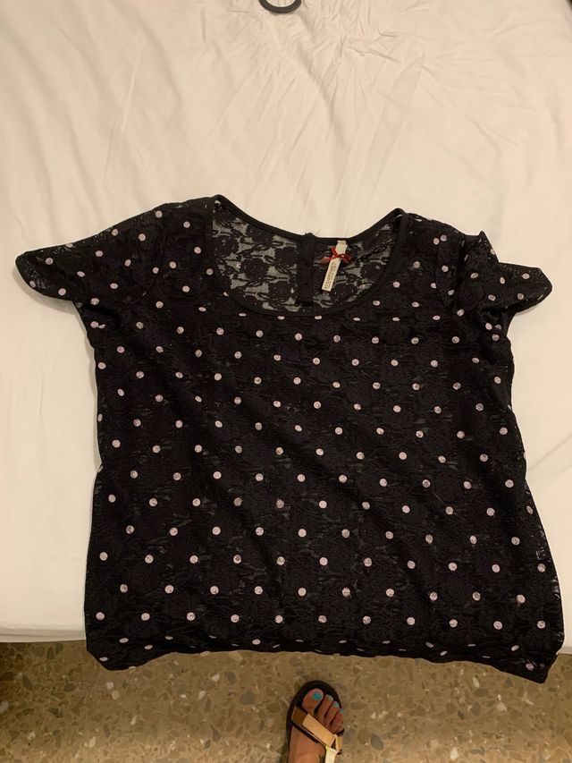 Blusa semi transparente con lunares