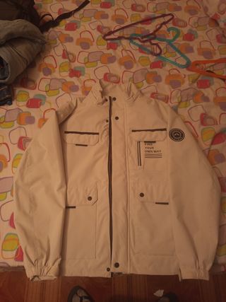 Chaqueta abrigadora para lluvia