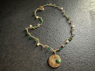 Collana handmade cristalli e ciondolo verde