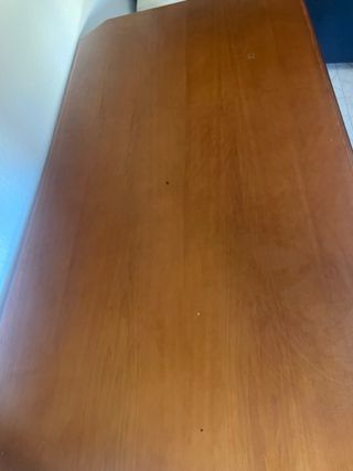 Mesa de comedor de madera