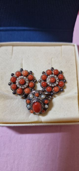 Conjunto Vintage de plata . Anillo y Pendientes 