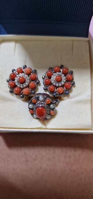 Conjunto Vintage de plata . Anillo y Pendientes 