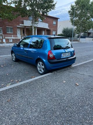 Renault Clio 2003