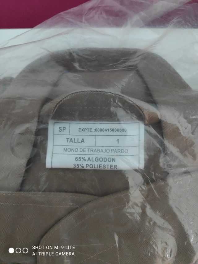 Mono de trabajo pardo talla 1