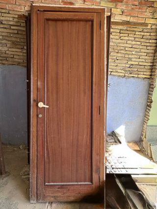 Puerta de madera vintage
