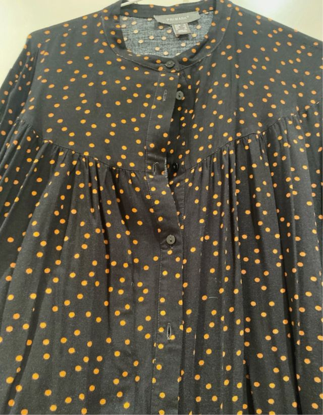 Vestido negro motas naranja Primark Talla 44