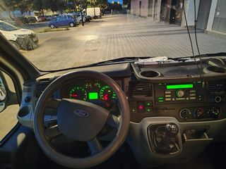 Ford Transit 2013..