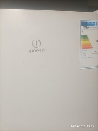 Nevera Indesit 2 metros