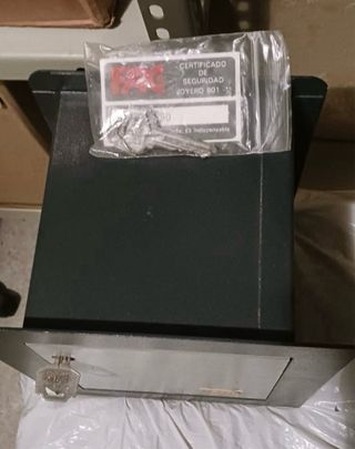 Mini Caja Fuerte Encastrable Negra/Gris NUEVA 
