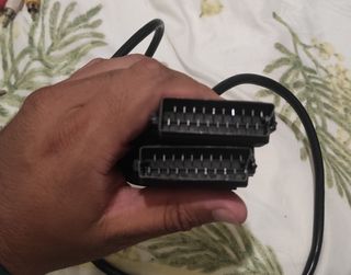 Varios cables antiguos, euroconector, rca, etc