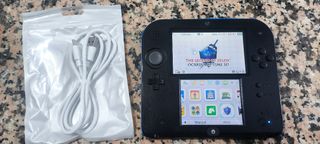 Nintendo 2DS Negra con juegos y USB C