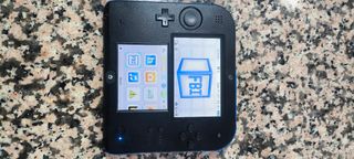Nintendo 2DS Negra con juegos y USB C