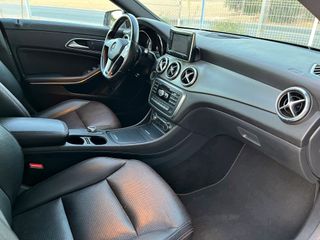 Mercedes-Benz Clase CLA 220D AMG LINE