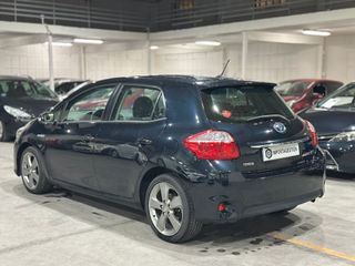 Toyota Auris Híbrido Automático