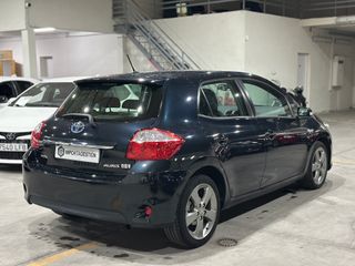 Toyota Auris Híbrido Automático