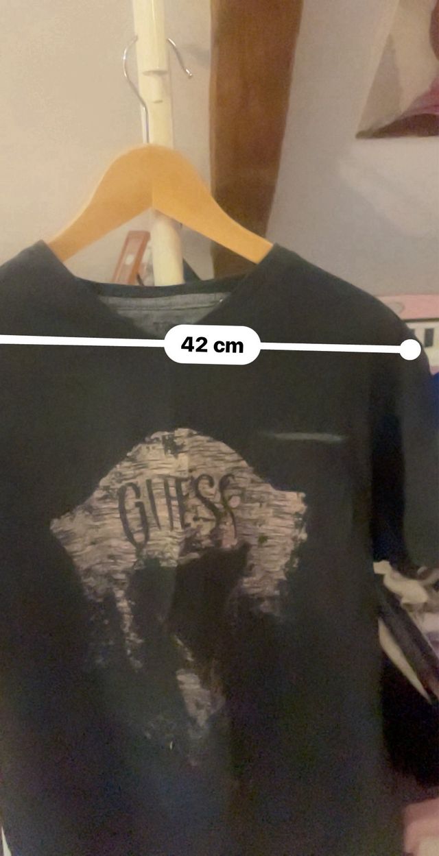 Camiseta Guess Negra con Estampado