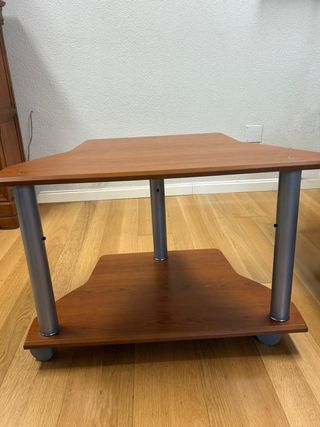 Mesa auxiliar con ruedas