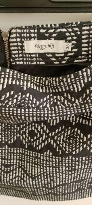 Minifalda Fórmula Joven Talla 36 Estampada