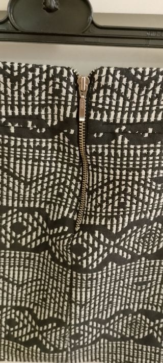 Minifalda Fórmula Joven Talla 36 Estampada