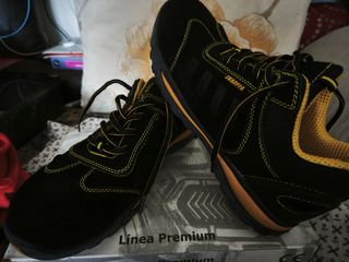 Zapatos de seguridad SKARPA negros y amarillos